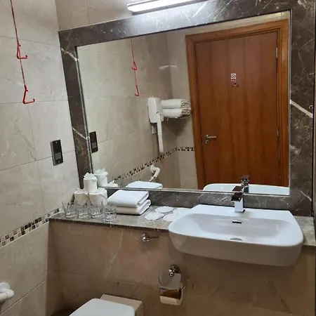 Hotel Leitrim Marina 3*