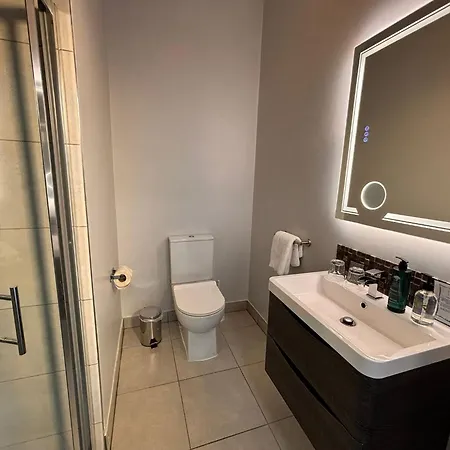 Otel Leitrim Marina Carrick on Shannon