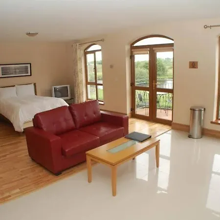 Leitrim Marina Hotel