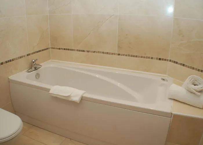 Leitrim Marina Carrick on Shannon