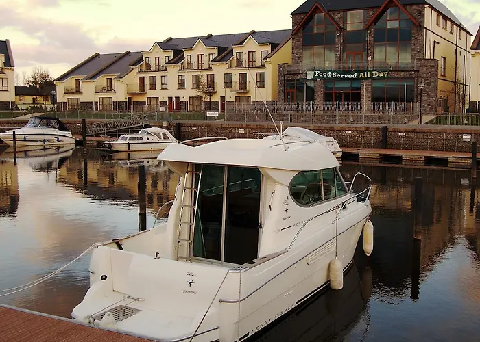 Hotel Leitrim Marina
