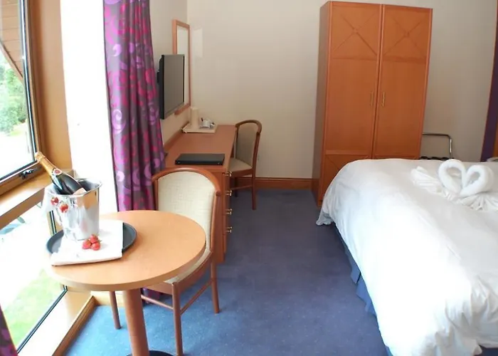 Leitrim Marina Hotel 3*