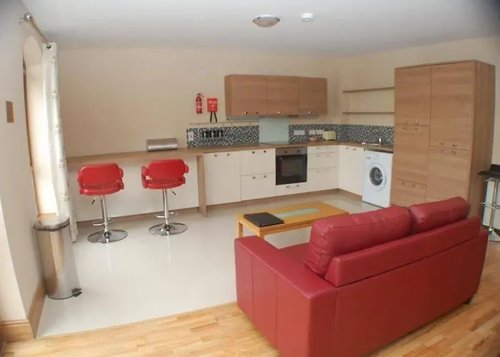 Leitrim Marina Carrick on Shannon